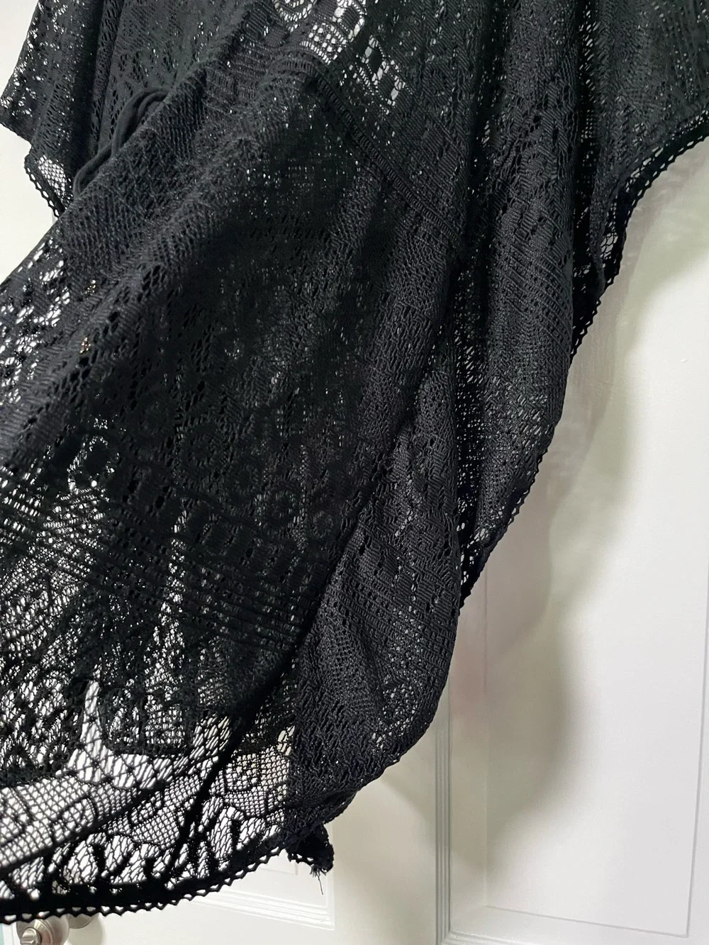 Time and Tru Flowy geometric lace knit kaftan V-neckline tunic swimsuit cover-up
